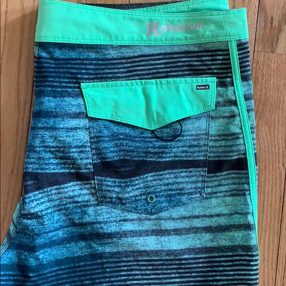 Hurley Phantom swim trunks